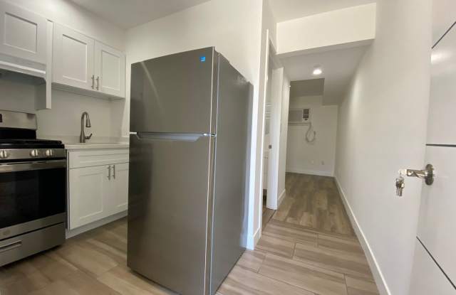 Chic  Private Ground-Level Studio | Private Entrance + Patio photos photos