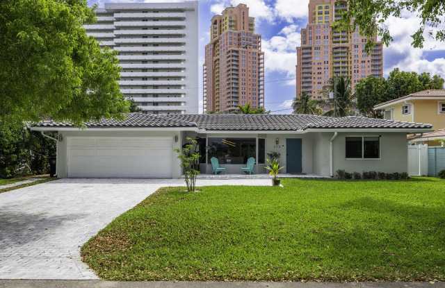 2112 NE 32nd Avenue photos photos