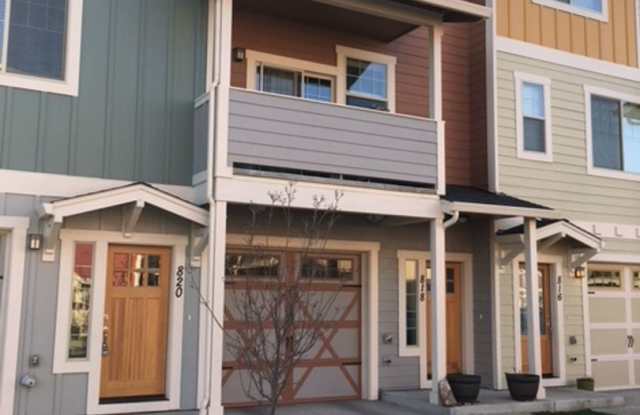 3 LEVEL CONDO W/ UPGRADES, GARAGE/ FENCED YARD photos photos