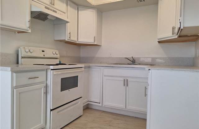 1446 Garden Circle Gallery 4