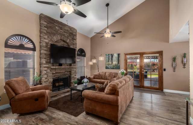 2911 E WINDMERE Drive Gallery 4