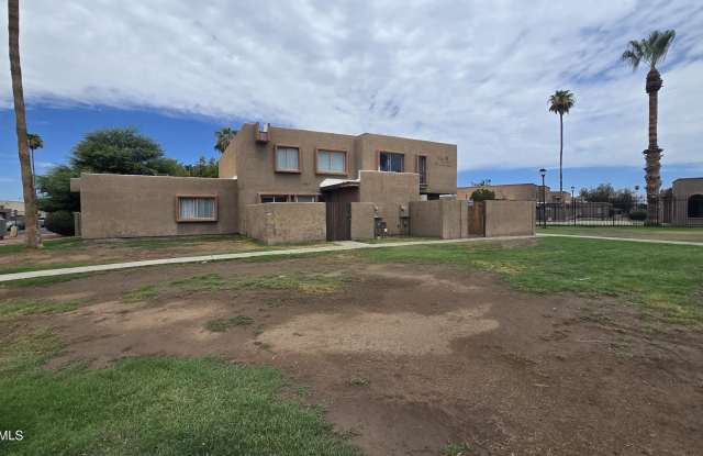 1447 N 53RD Drive photos photos