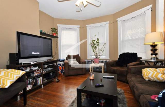 Nice 4 bed in Brighton Gallery 3