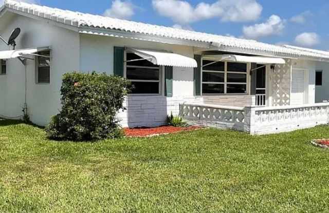 119 SW 10TH Court Gallery 1