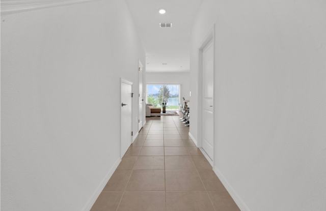 1276 Lago Vista Court Gallery 3