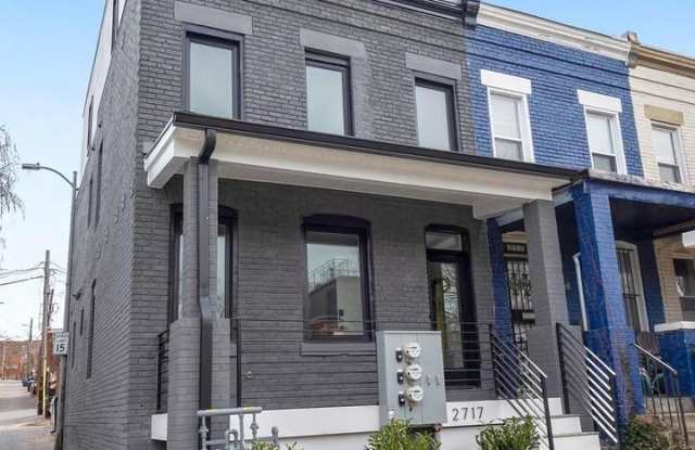 Columbia Heights 2BR 2BA w/Parking  Private Patio Garden photos photos