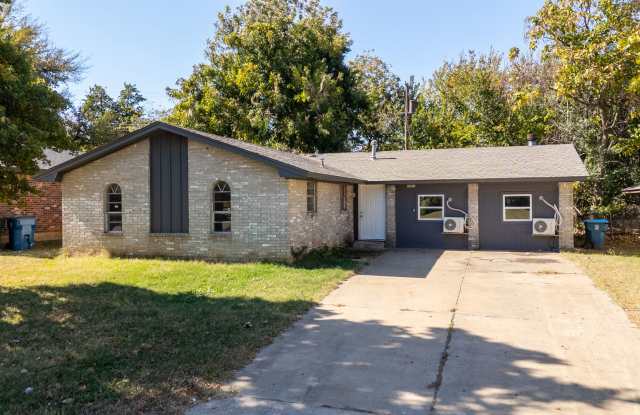 1521 Marydale Avenue Gallery 1