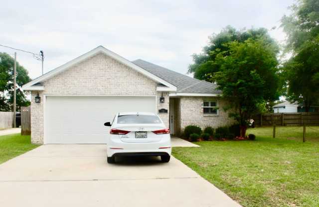 Beautiful 3 Bedroom / 2 Bath Brick Home - Blocks to the Water ! photos photos