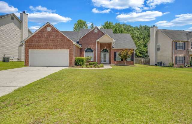 Charming 3BR Ranch in Riverdale – Minutes from I-75! photos photos