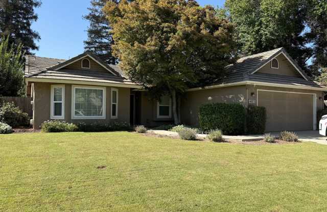 Charming 3 Bedroom 2 Bathroom home! Gallery 1