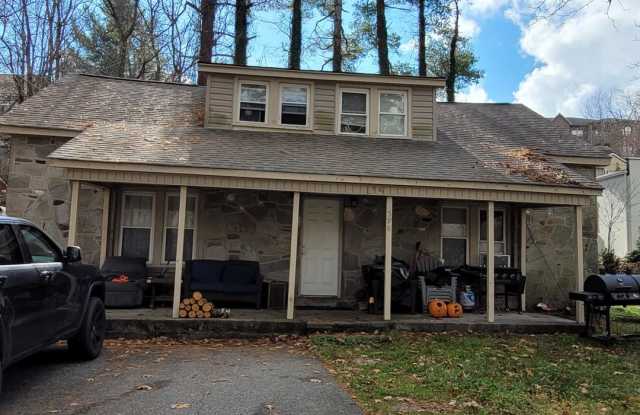 598 Old E King Street - 598 Old East King Street, Boone, NC 28607 598 Old E King Street - 598 Old East King Street, Boone, NC 28607