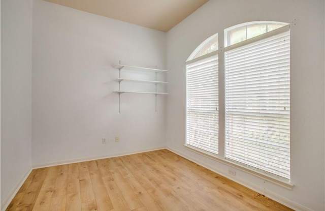 1709 Maize Bend Dr, Austin, Texas 78727 Gallery 3