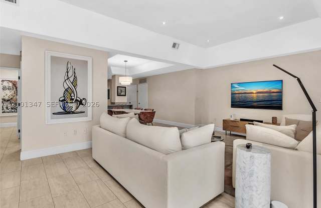 2901 S Bayshore Dr Gallery 2