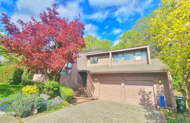 Beautiful Remodeled 4 Bedroom and 2.5 Bathroom Single Family House - Bellevue photos photos