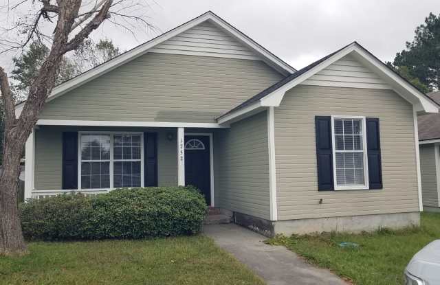 Beautiful Home in Valdosta, Ga! - 1752 West Gordon Street, Remerton, GA 31601