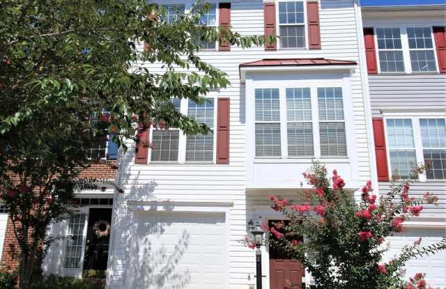 46807 KESWICK SQUARE - 46807 Keswick Square, Cascades, VA 20165