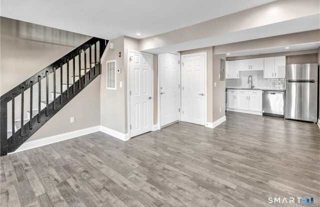418 Howe Avenue Gallery 3