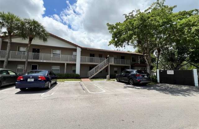 8820 Royal Palm Blvd photos photos