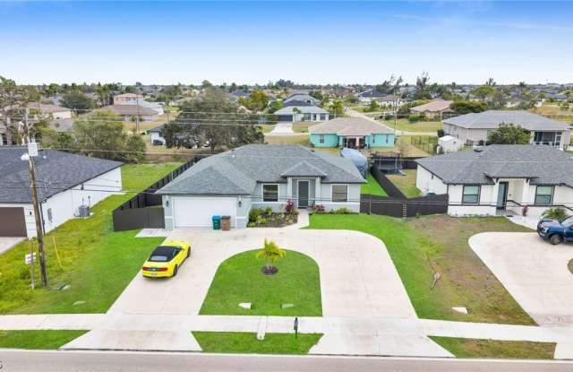 221 Chiquita Boulevard N photos photos