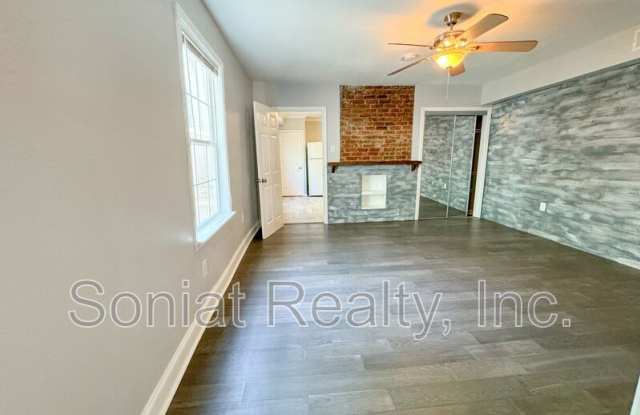 3216 Banks St. Gallery 3