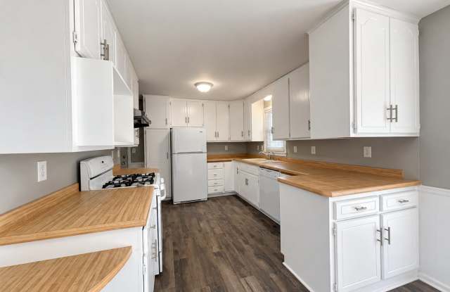 Stunning 4 Bedroom 2 Bathroom Home in Richfield! Gallery 4