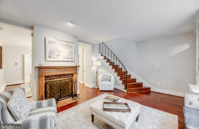 1656 32ND STREET NW Gallery 3