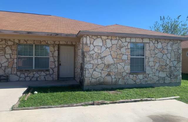 **APPLICATION RECEIVED** Charming 3-Bed, 2-Bath Home with Fenced Yard – Pet Friendly! photos photos **APPLICATION RECEIVED** Charming 3-Bed, 2-Bath Home with Fenced Yard – Pet Friendly! photos photos