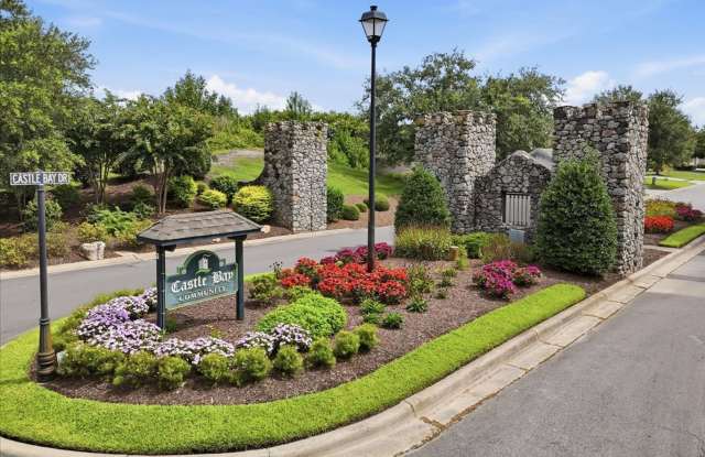 4 bedroom, 3 bath brick home located on the 16th green of Castle Bay Country Club Gallery 3