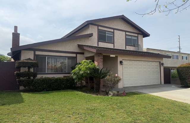 SPACIOUS 4 BEDROOM 3 BATH HOME photos photos