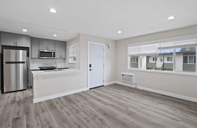 Charle Square Apartments Gallery 3