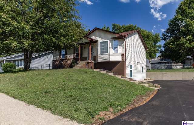 695 Shelton Road - 695 Shelton Road, Radcliff, KY 40160