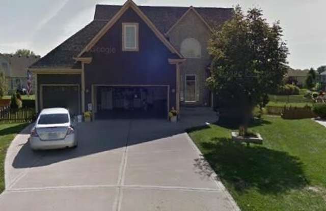3833 South West Briarwood Cir - 3833 SW Briarwood Cir, Lee's Summit, MO 64082