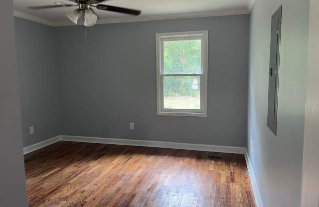3 Bedroom Armuchee House Gallery 4