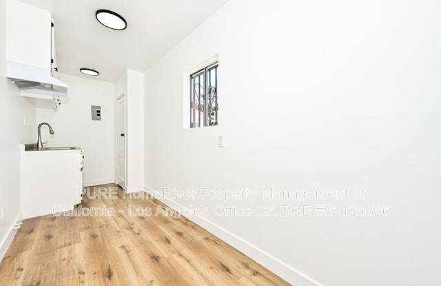 1135 E 67Th St. Gallery 4