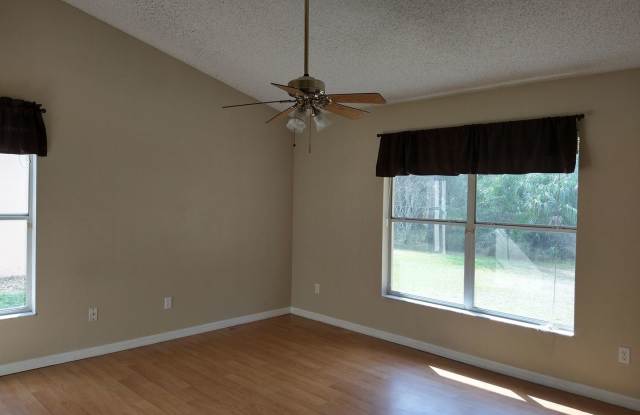 1010 Pegel Court Gallery 4