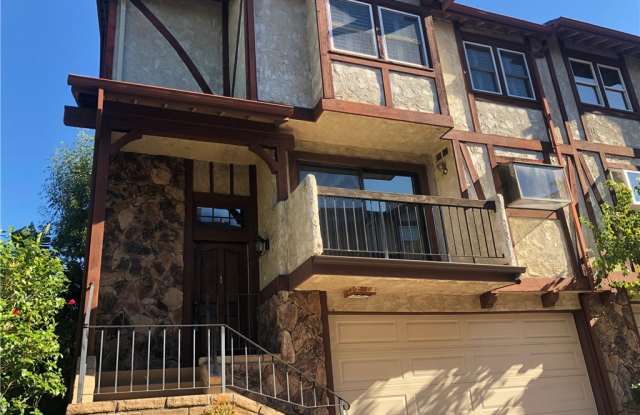 15610 Moorpark Street Gallery 2