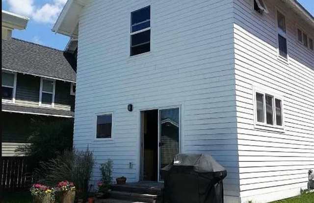 Beautiful uniquely designed home ready for new tenants! Gallery 3