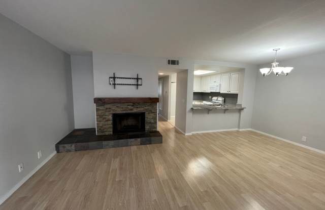 Cute Condo in Central Camarillo Gallery 3