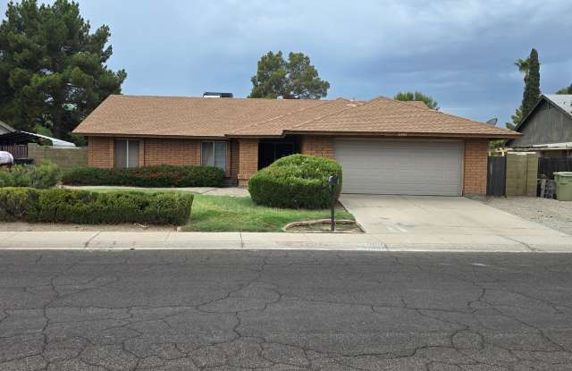3 Bed House near Peoria and 67 Ave photos photos