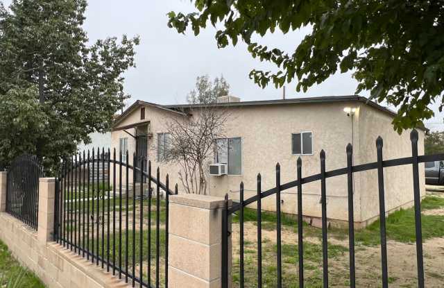 Charming 3-bedroom home! MOVE IN SPECIAL photos photos