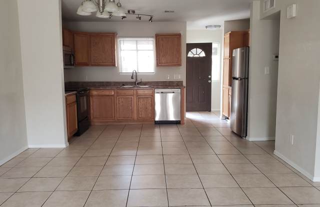 2 bed 2 bath single story townhome - Gated community with pool Gallery 1