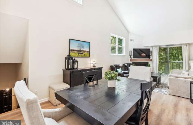 5803 ORCHARD HILL COURT Gallery 3
