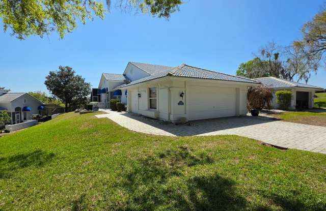 Golf Course Living in a Gated Harbor Hills Country Club – Lady Lake, FL photos photos