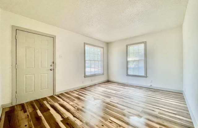 Centrally Located & Fully Updated Gallery 3