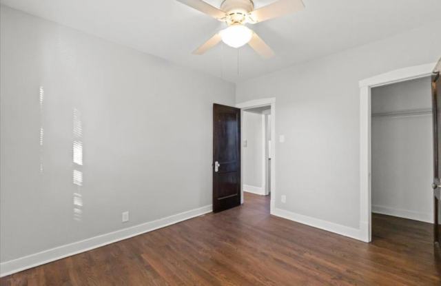 2520 W Belle Plaine Ave photos photos