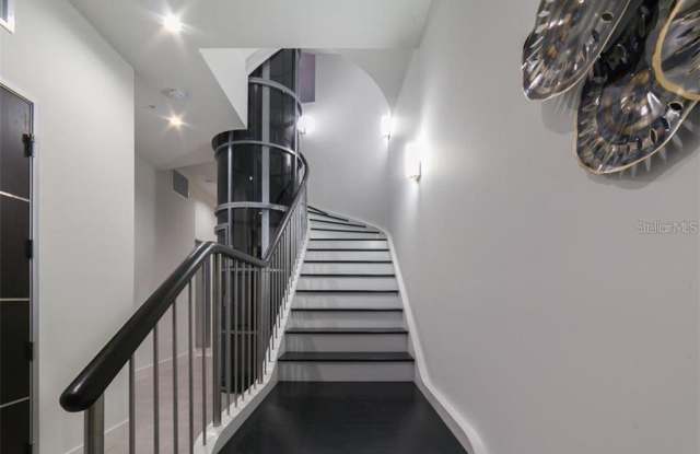 219 COSMOPOLITAN COURT Gallery 4