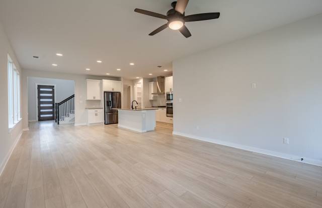 Spacious Buda Beauty Offering Open-Concept Living and Flexible Space for Every Lifestyle! Gallery 4