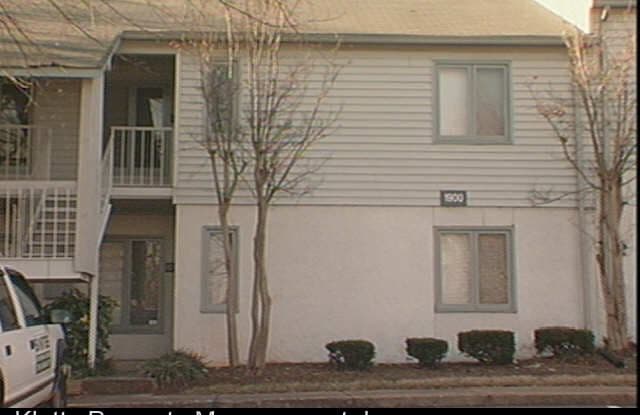 1900 Beechtree Court 10 - 1900 Beechtree Court, Charlotte, NC 28210