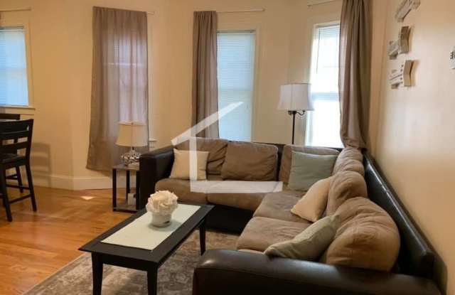 Gorgeous Brighton 3 Bed With Included Parking Available 9/1/26 photos photos