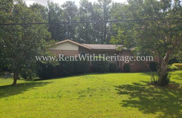 GORGEOUS BRICK RANCH HOME / PARTIAL FINISHED BASEMENT / GREAT LOCATION photos photos